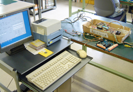 日本電子機械株式会社の社内