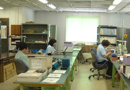 日本電子機械株式会社の社内